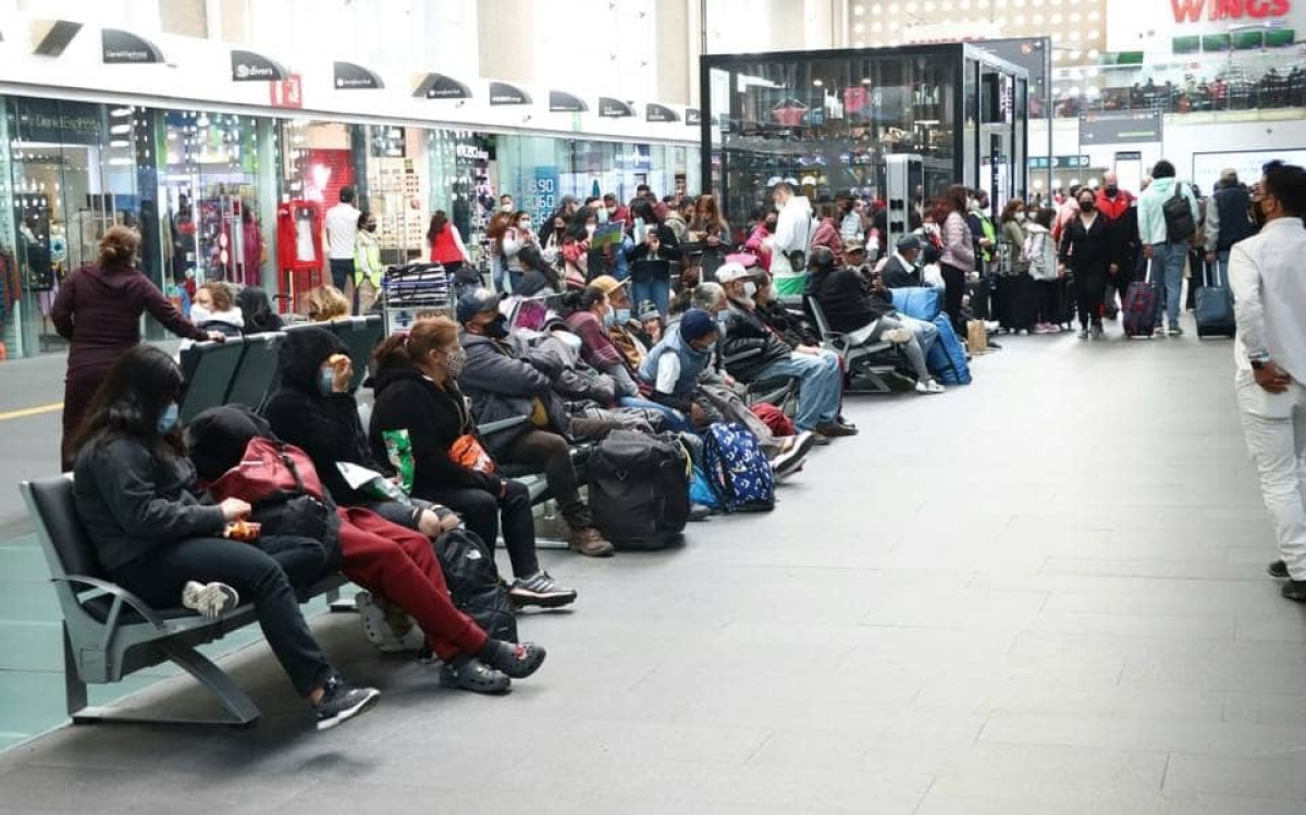 Aeropuerto de la CDMX cancela más de 200 vuelos por COVID-19