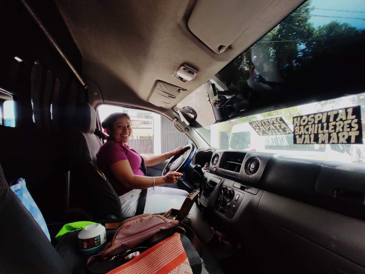 Desde los 21 años trabaja en el transporte