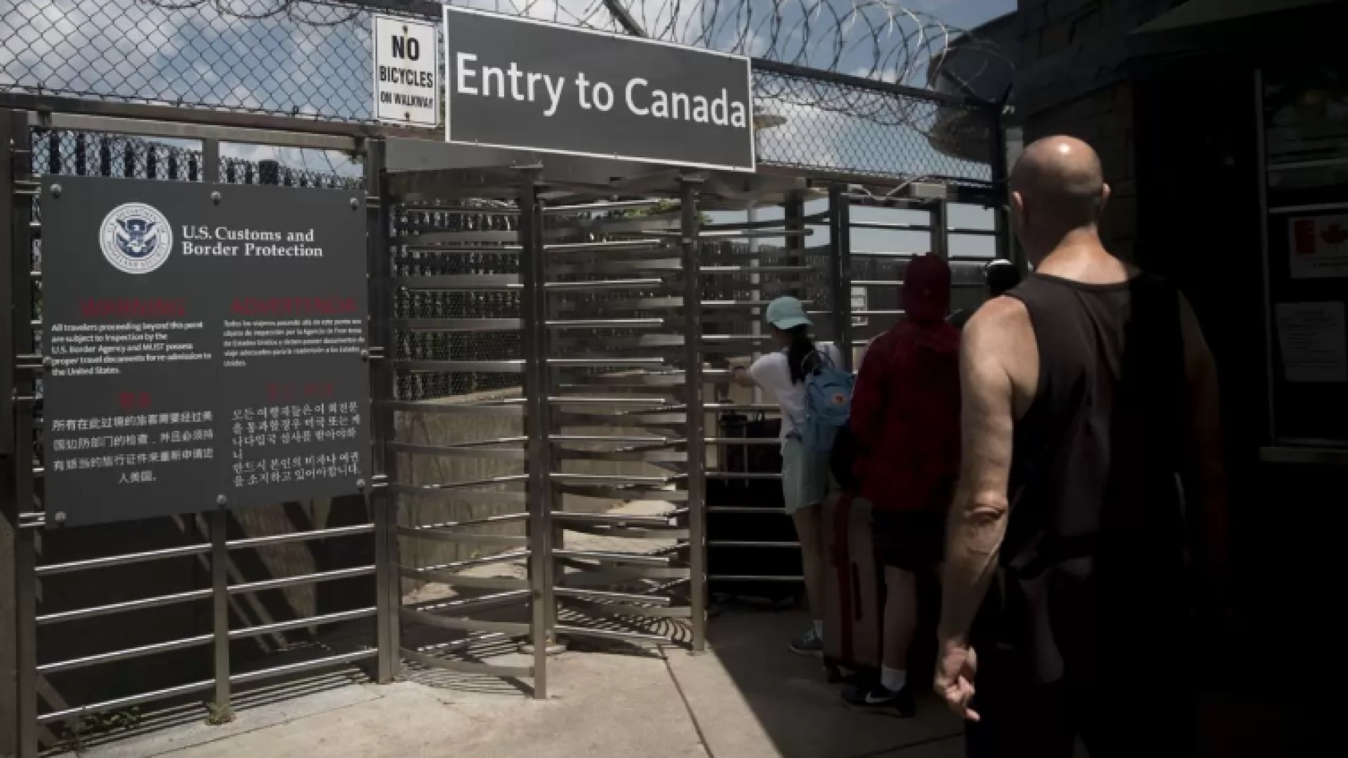 Canadá y EEUU prolongan cierre de frontera por COVID-19