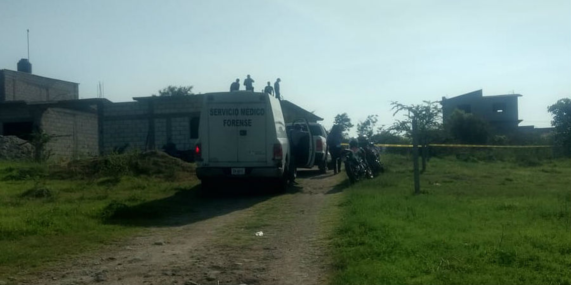 Hallan el cadáver de un hombre en una terracería de la colonia Ampliación Lázaro Cárdenas del Río