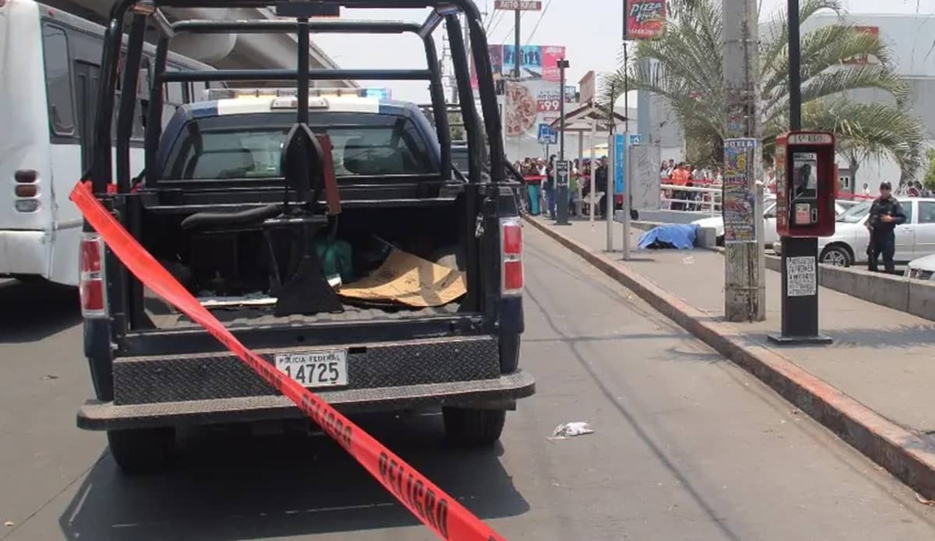 Le hirieron de un balazo para robarle dinero