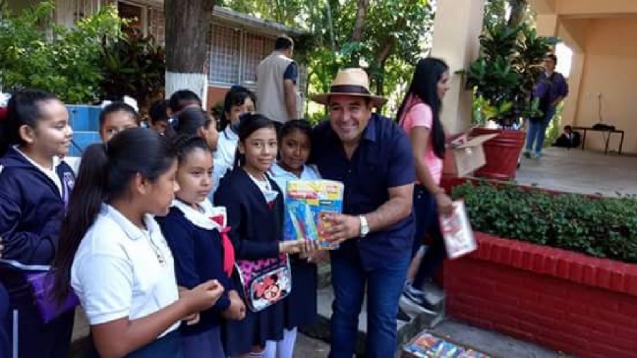 Yautepec, primer municipio en entregar útiles escolares gratuitos