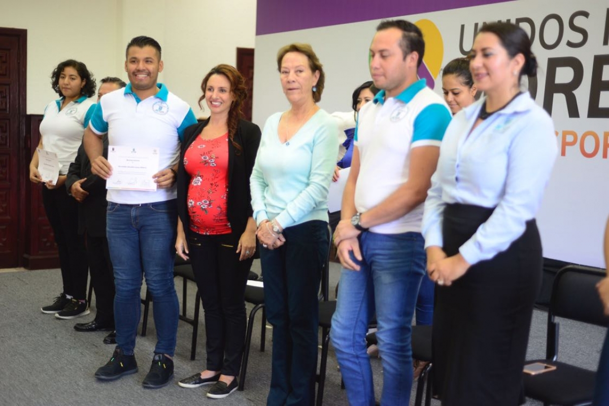 Al momento: Entregan reconocimientos a Primera generación de modelo educativo dual sectur- Utsem