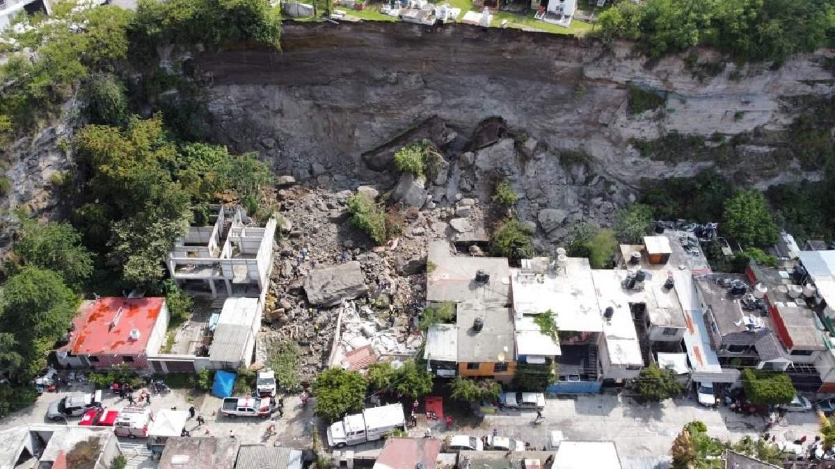 Notifican a familias sobre riesgo de deslaves