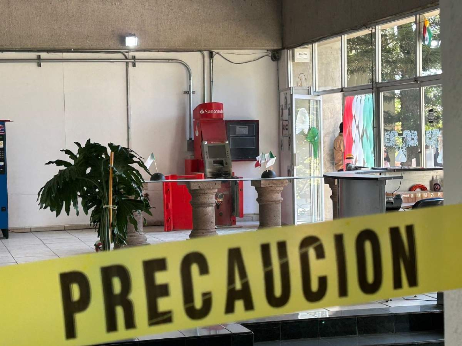 Trataron de abrir un cajero automático de la UAEM