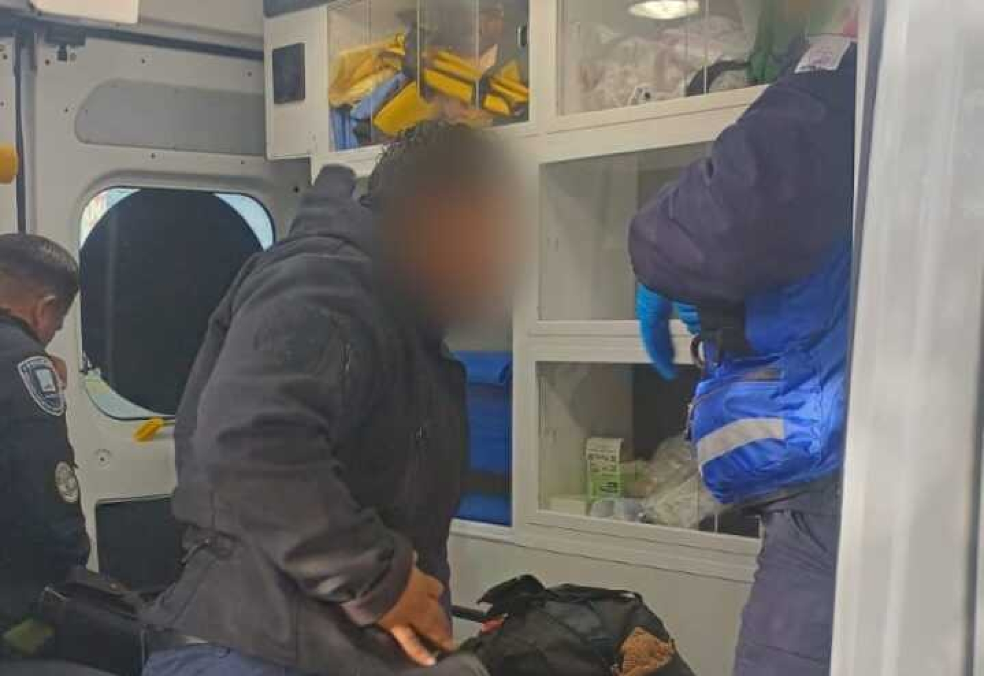 Volcó unidad de SSPC en autopista México-Acapulco; copiloto resultó policontundido