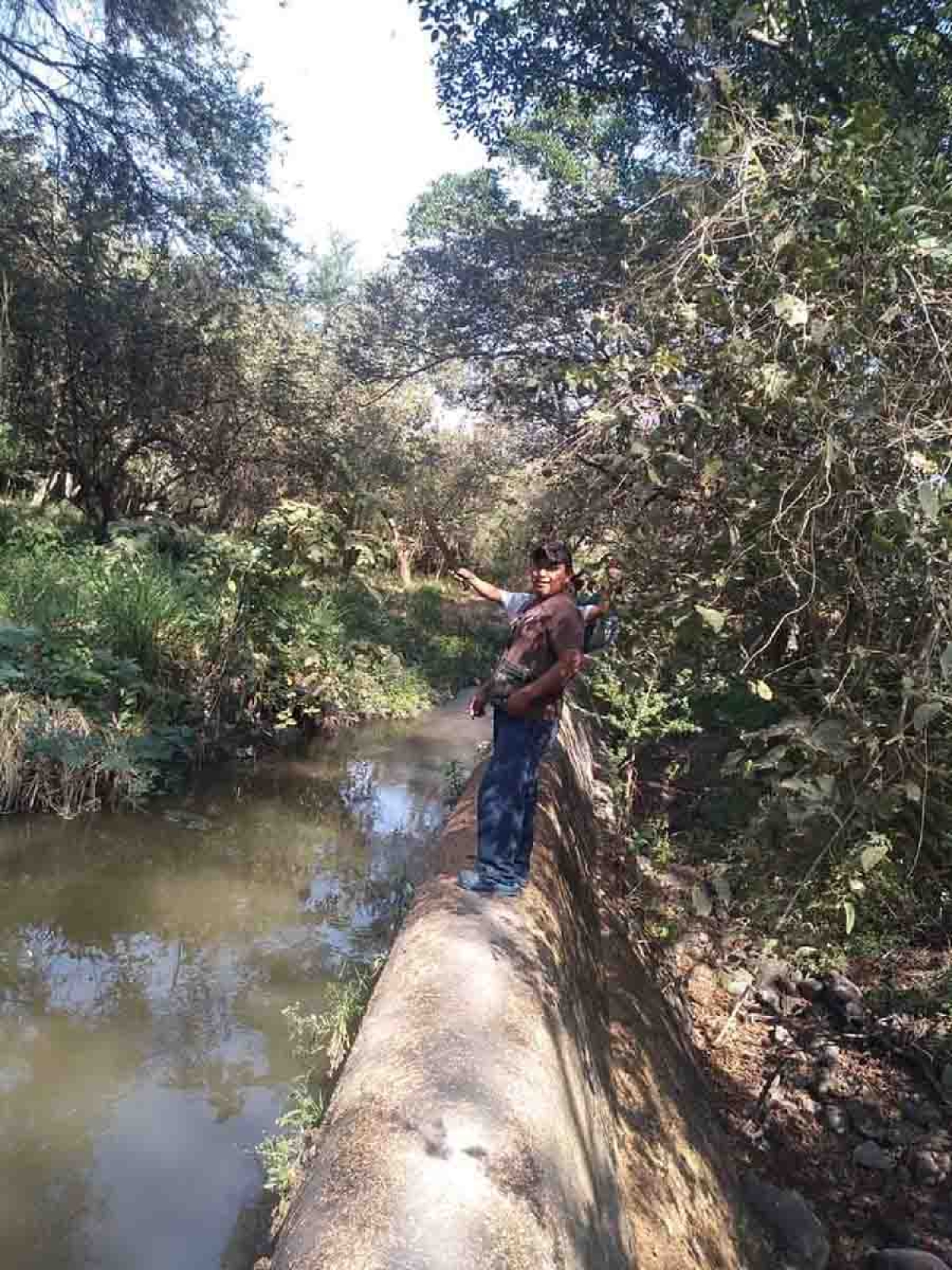 Pescadores siguen atentos para detectar descargas de aguas negras