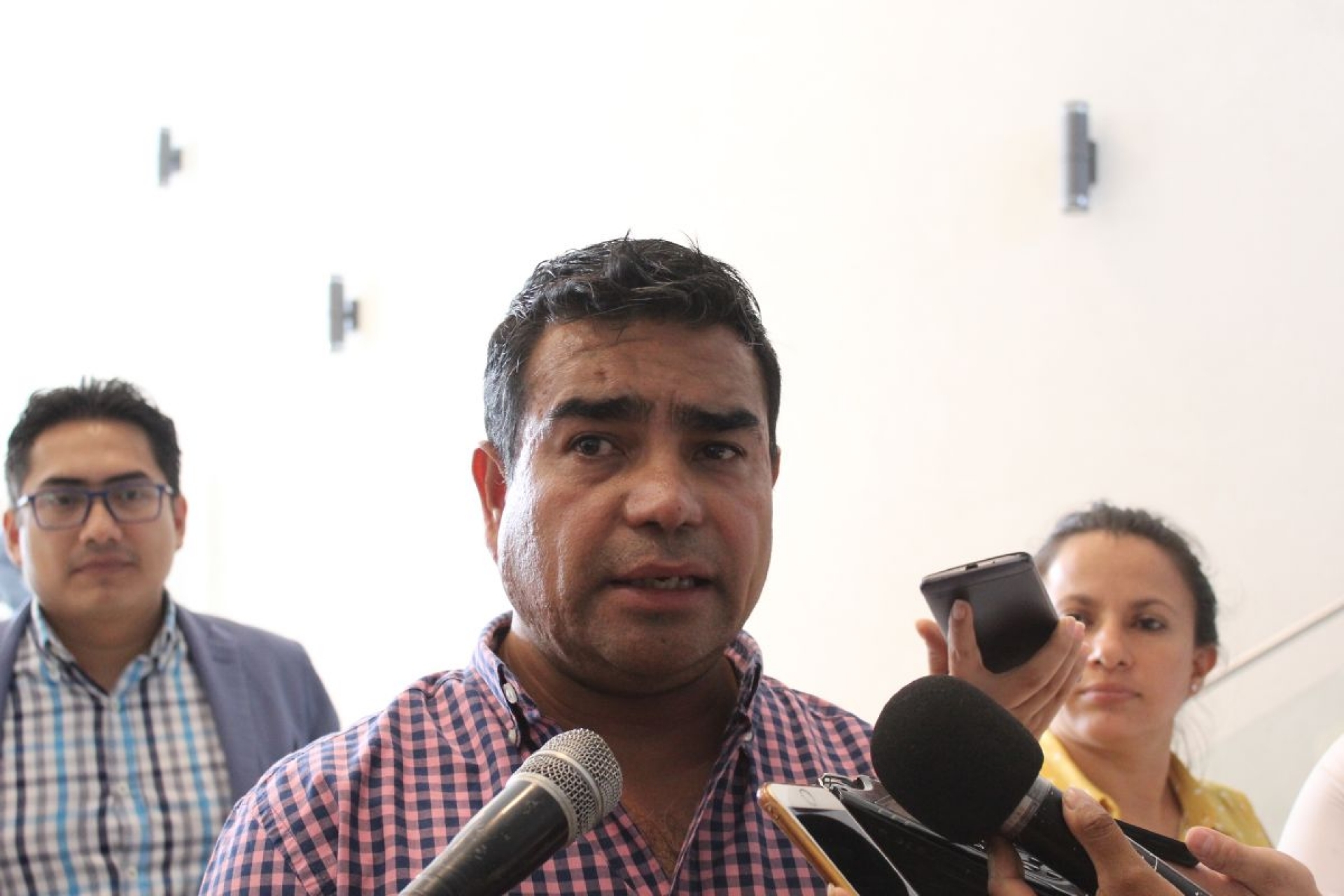 Más diputados, a favor del reemplacamiento