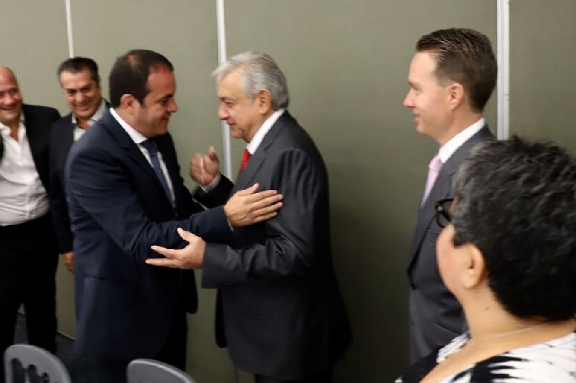 Cierra filas AMLO con gobernadores