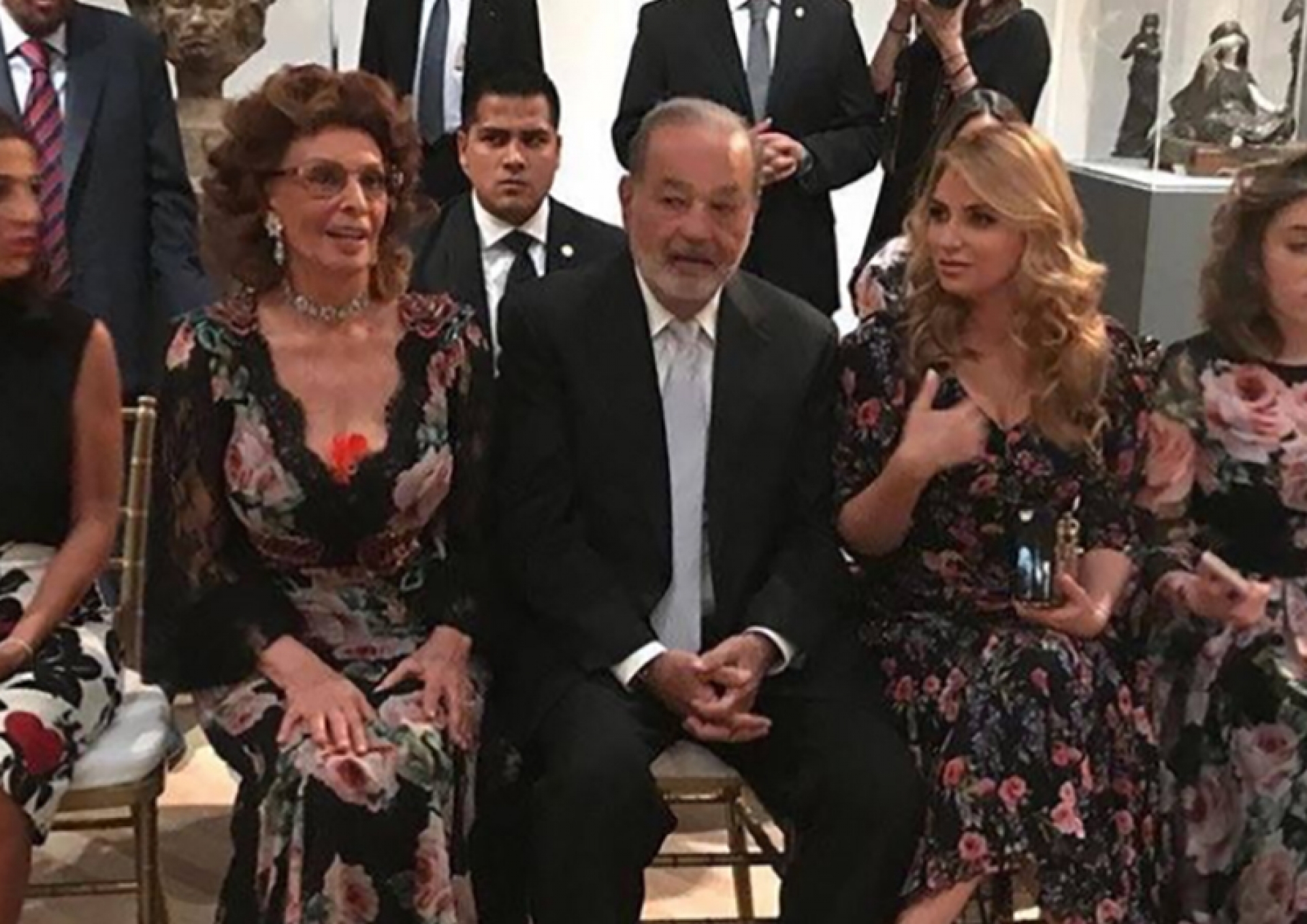 Angélica Rivera, de ‘etiqueta’ y en primera fila en evento de Dolce &amp; Gabbana