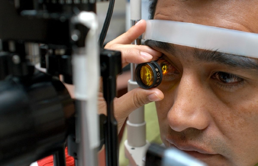 Alerta el IMSS sobre el Síndrome Ocular por el uso prolongado de pantallas