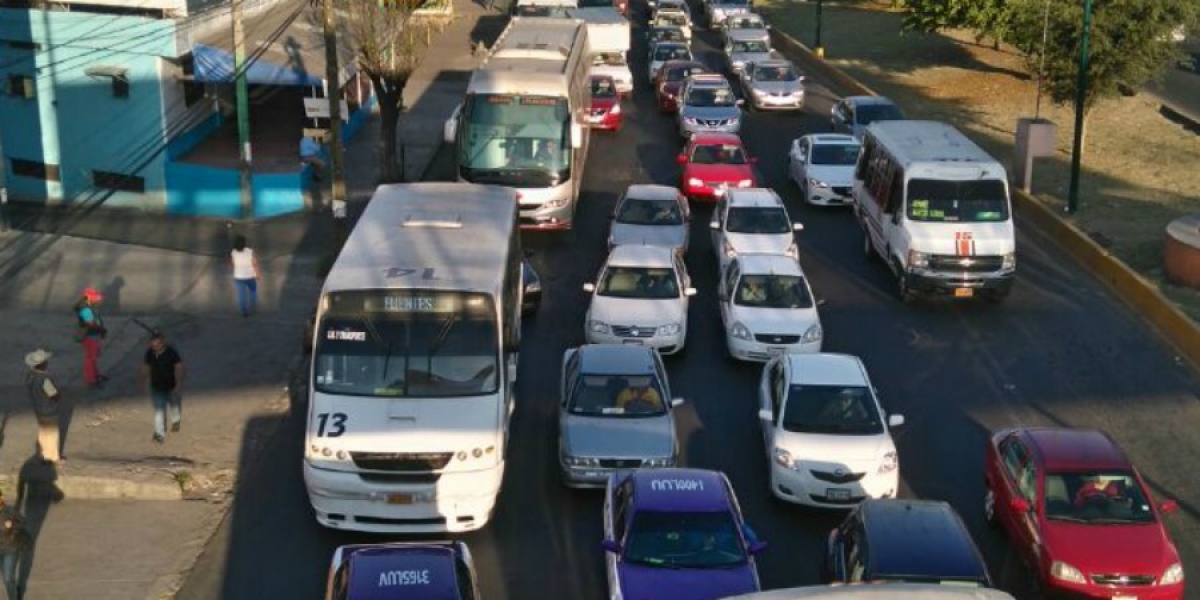 Transportistas se manifiestan en la SMyT