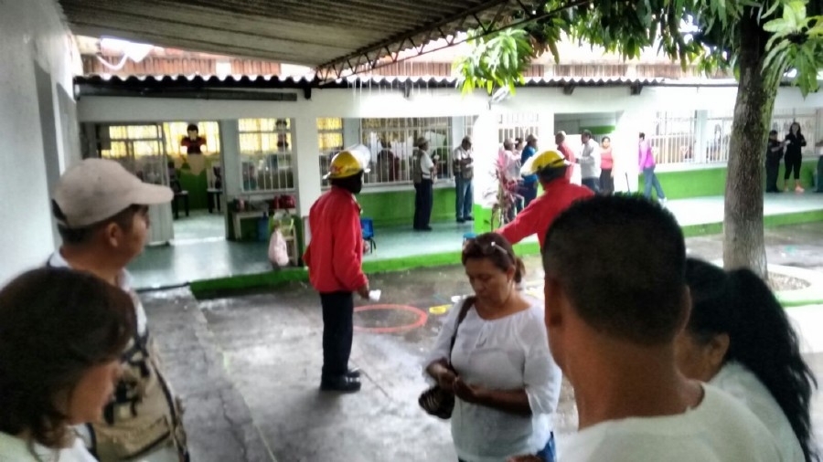Evacuan a niños de un Jardín de Niños por temor a una intoxicación