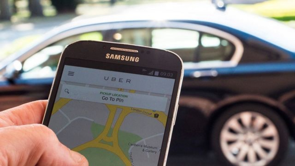 Hungría, primer país europeo en el que Uber suspende servicio