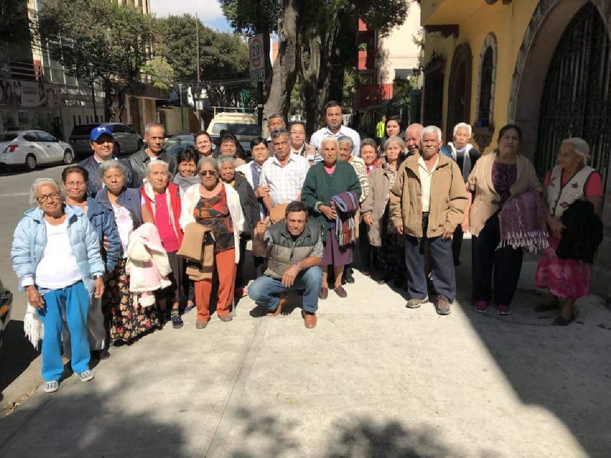 Ayuda Ayuntamiento de Jantetelco a tramitar visas de padres de familia