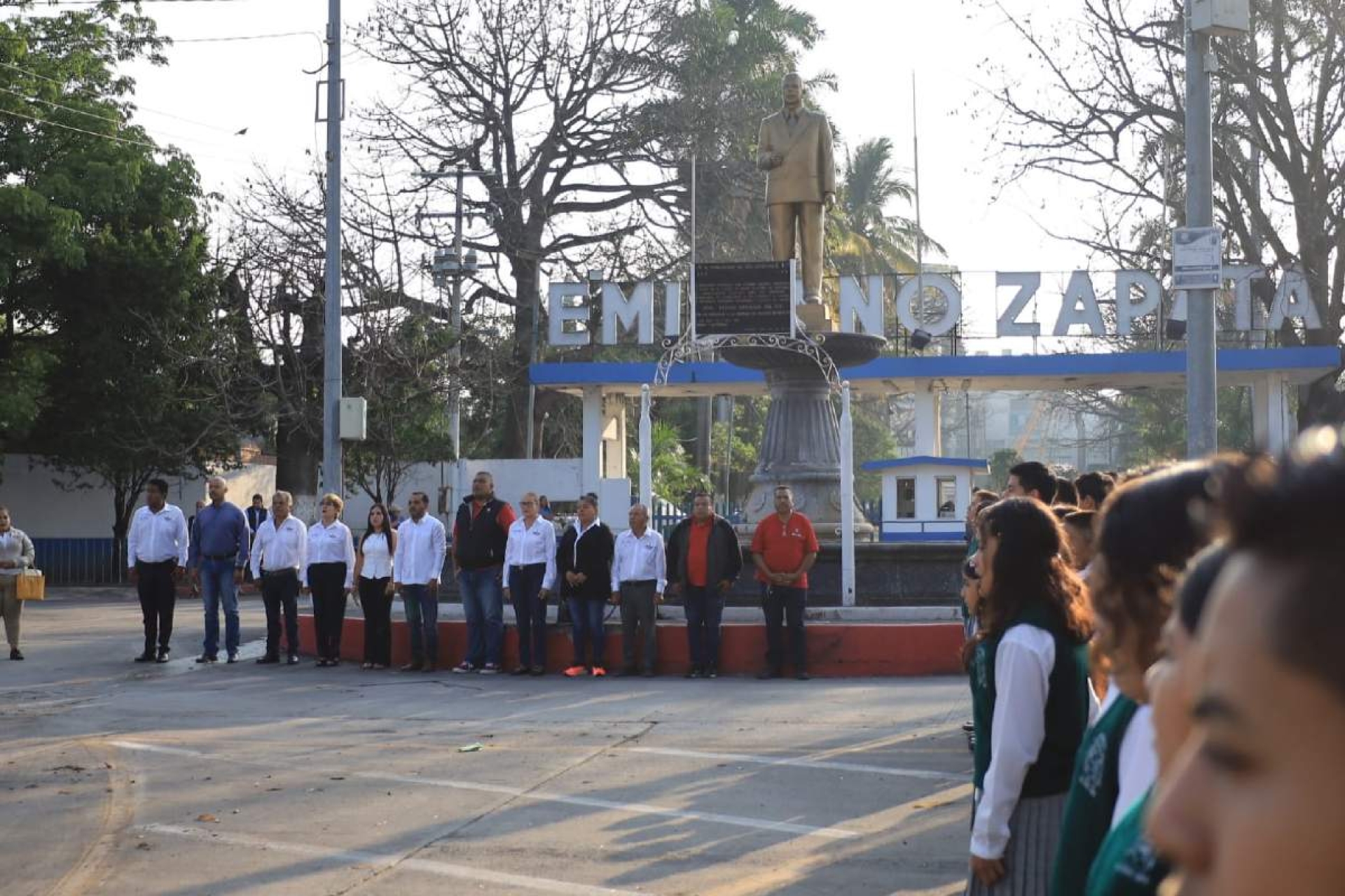 Guardan minuto de silencio por expropiación petrolera