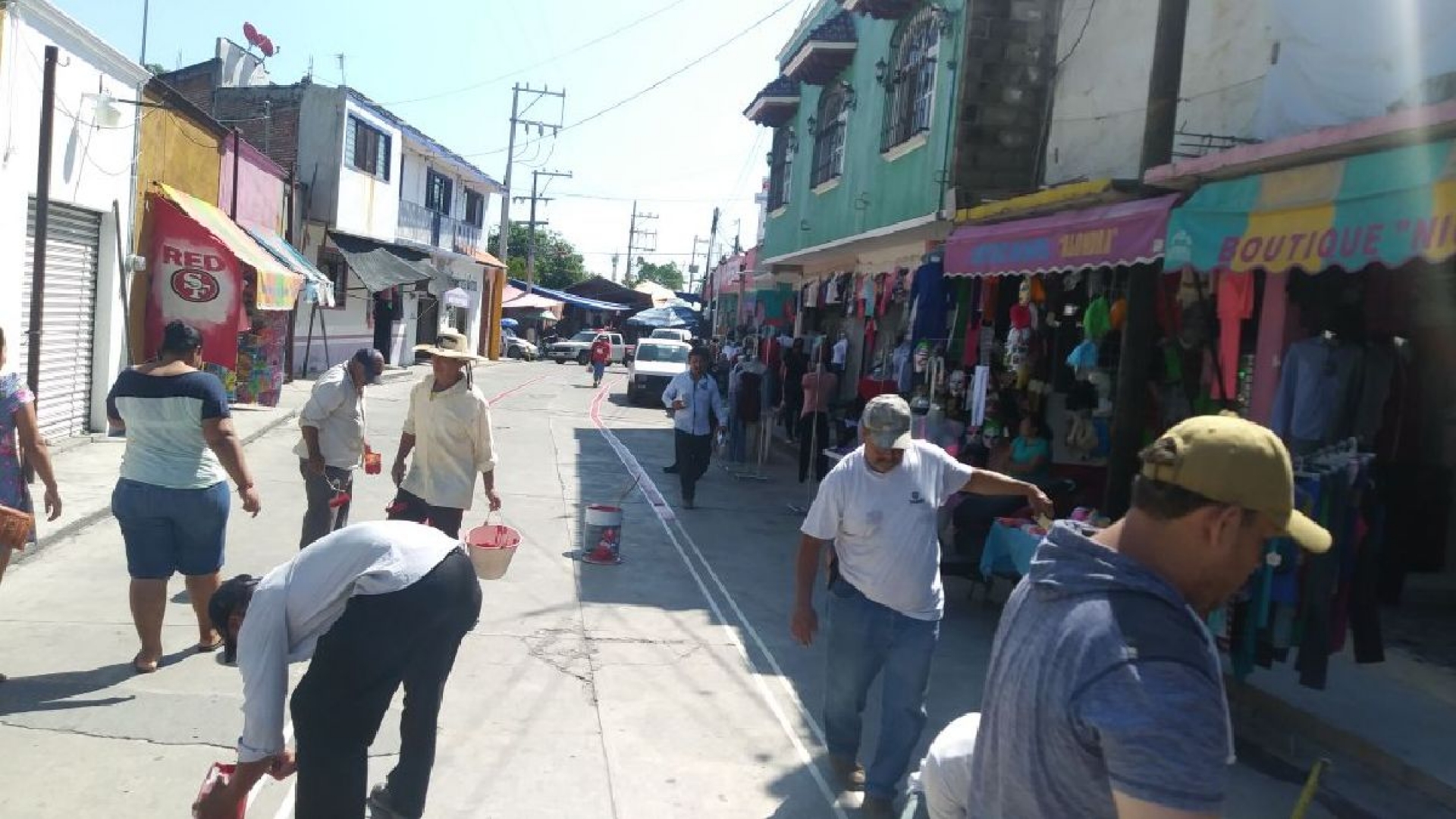 Detiene Ayuntamiento de Miacatlán invasión de banquetas por parte de comerciantes