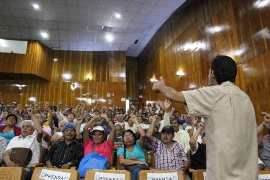 Usuarios de la CFE logran reunión con directivos y representantes de la Profeco