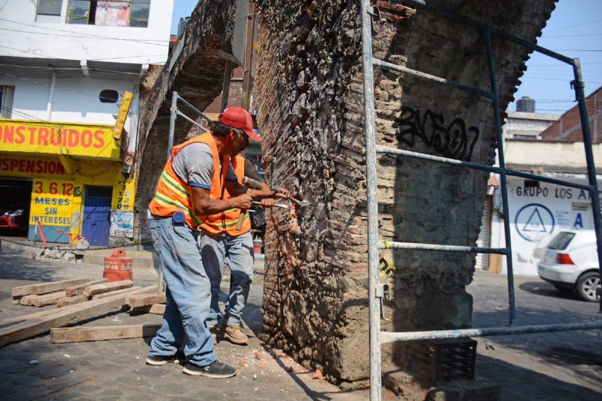 No podrán circular 'rutas' en la calle Carlos Cuaglia de Gualupita