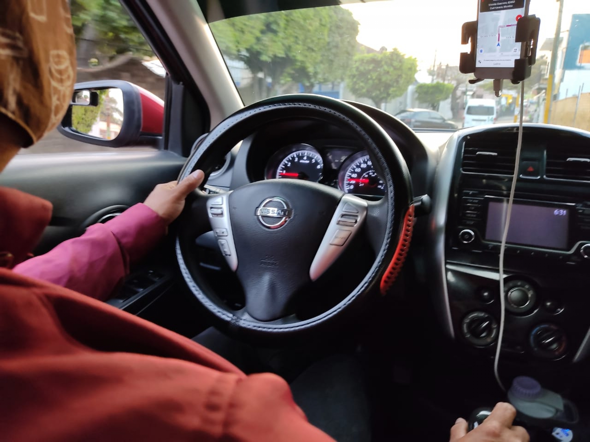 Batallan choferes de Uber contra inseguridad