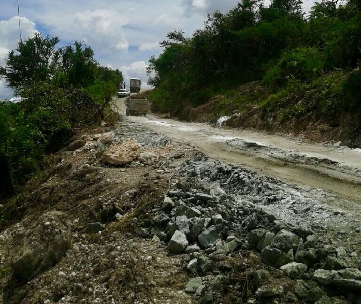 Permanecerá cerrada un mes la carretera de Ayala por hundimiento