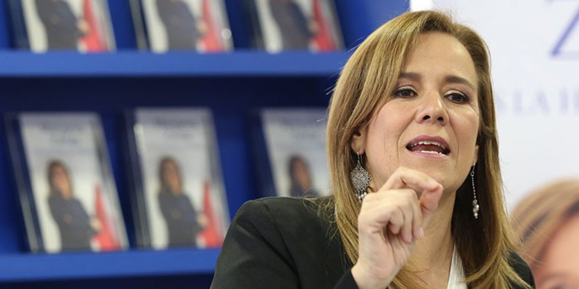 Zavala acusa a Anaya de mandarle recados para que decline