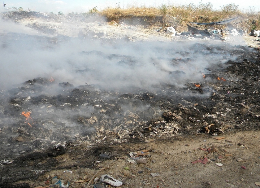Nuevamente se incendia el basurero de la colonia El Naranjo en Puente de Ixtla