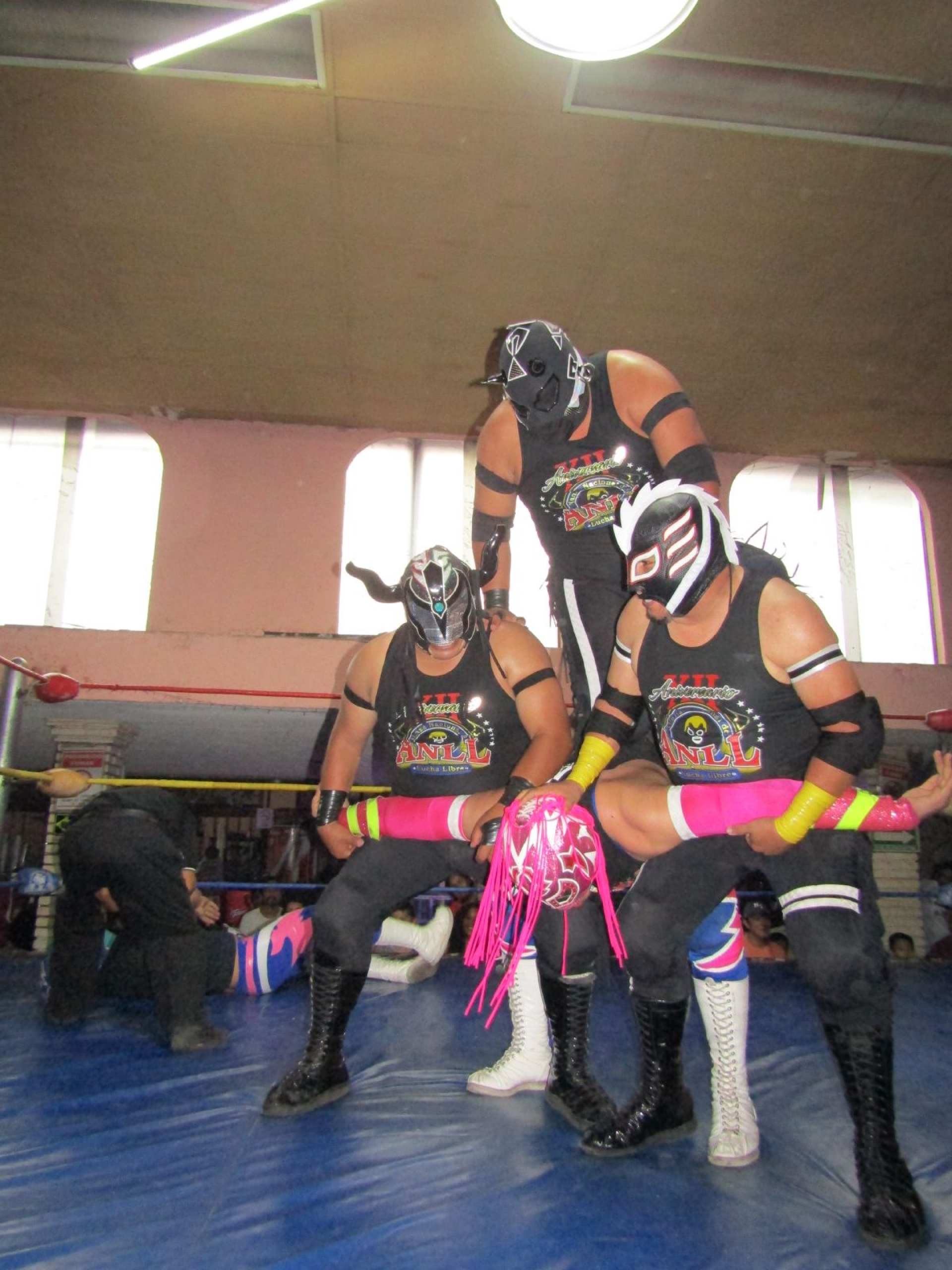 ¡Triunfo con furia y trampa!