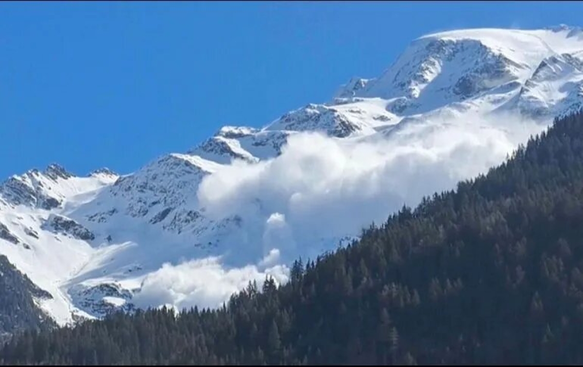 Avalancha en los Alpes franceses deja al menos seis muertos