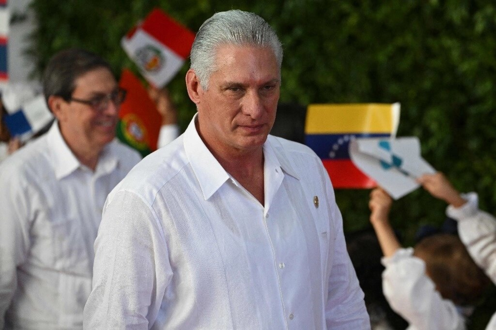 Díaz-Canel acusa a Estados Unidos de 'asfixiar' a Cuba