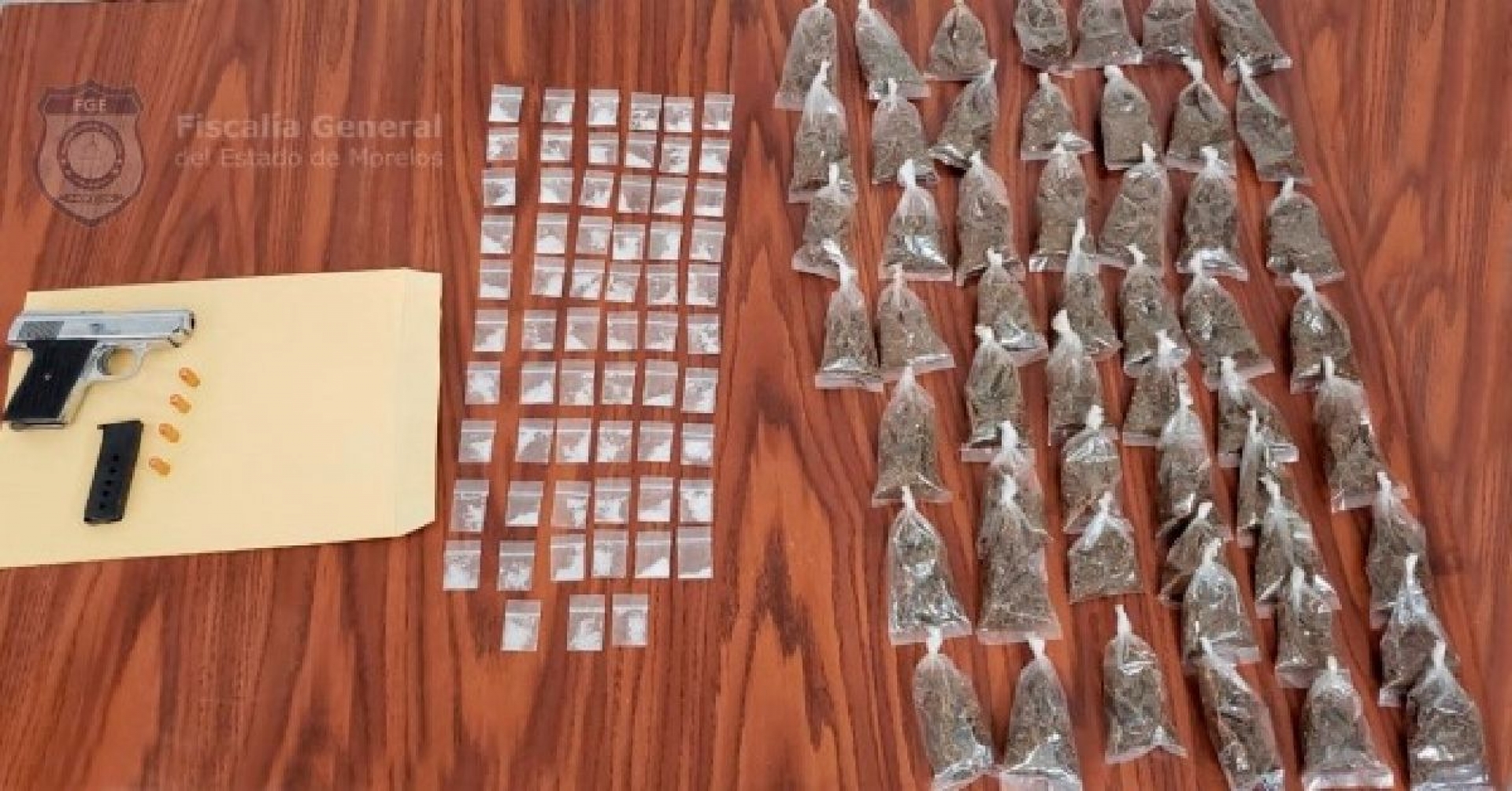 Atrapan a un hombre con decenas de dosis de droga
