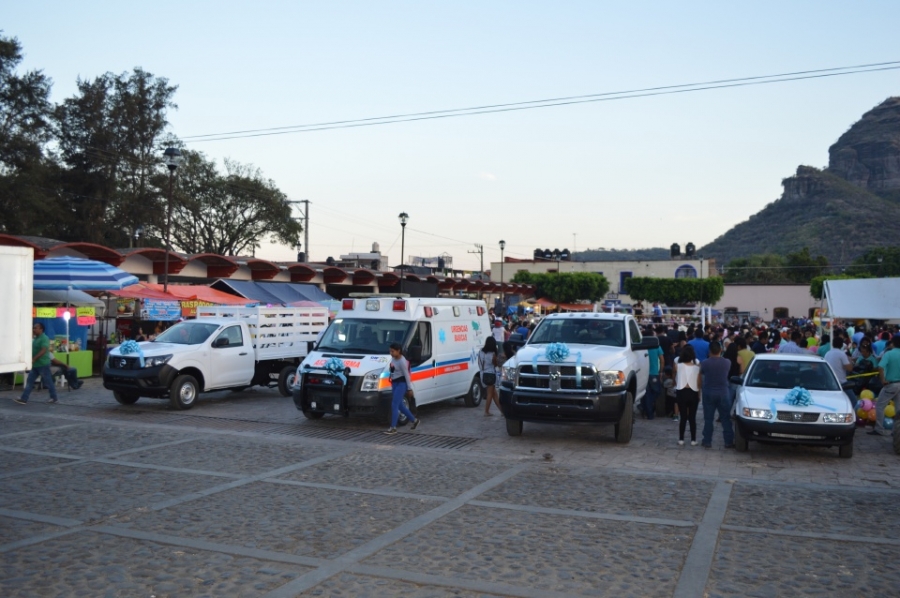 Entregan cuatro vehículos nuevos al ayuntamiento de Tlayacapan