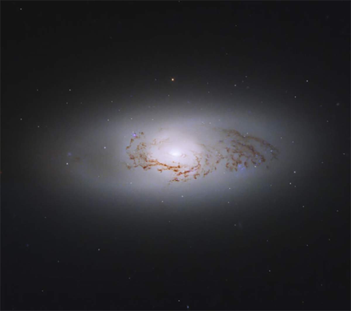 El Telescopio Espacial Hubble Observa una Galaxia Intermedia