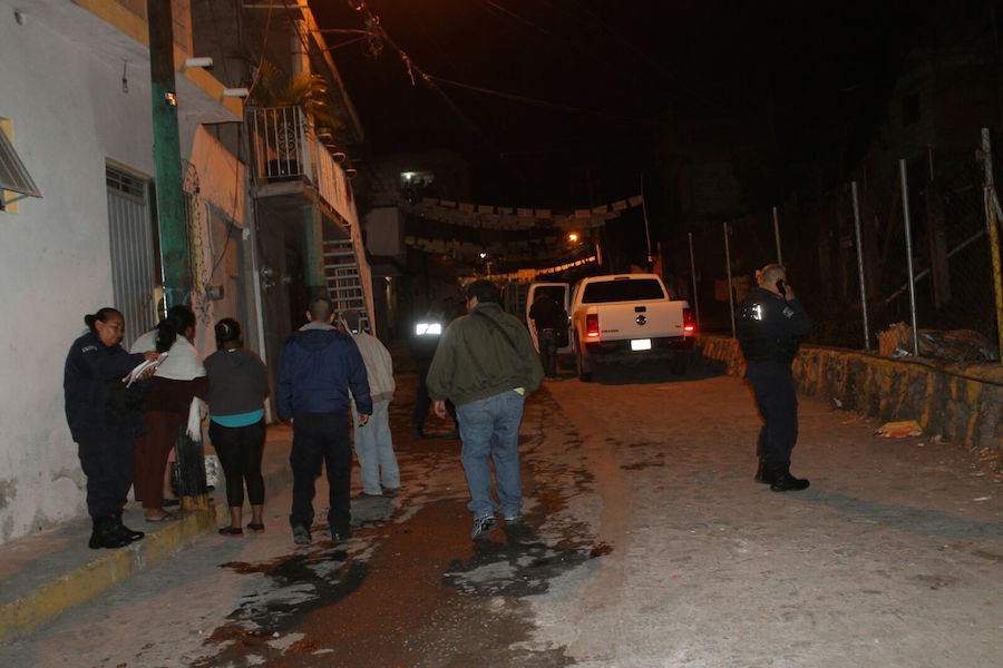 Niña víctima de balacera tiene muerte cerebral; su padre está grave