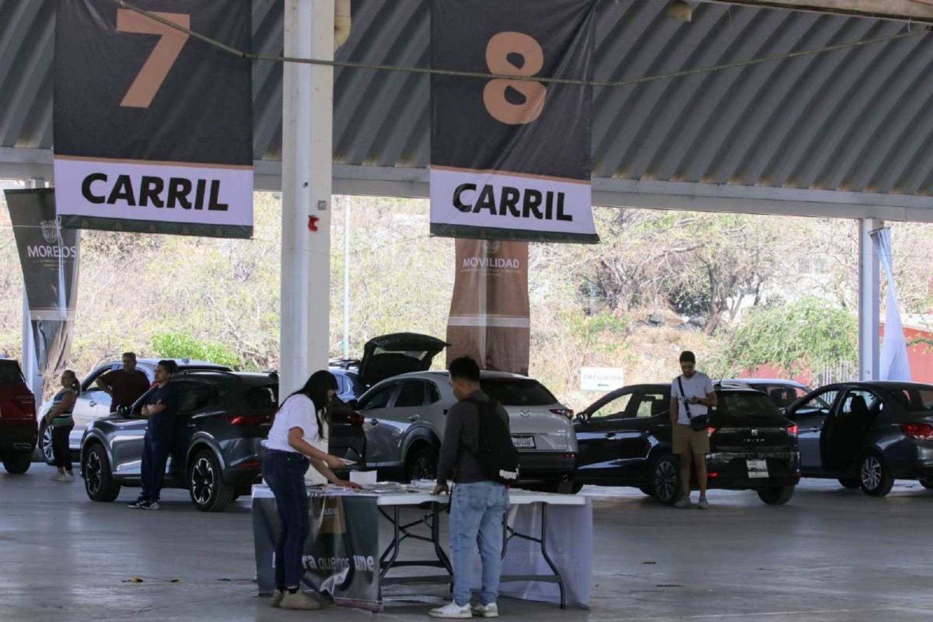Abierta, entrega de placas para motocicletas