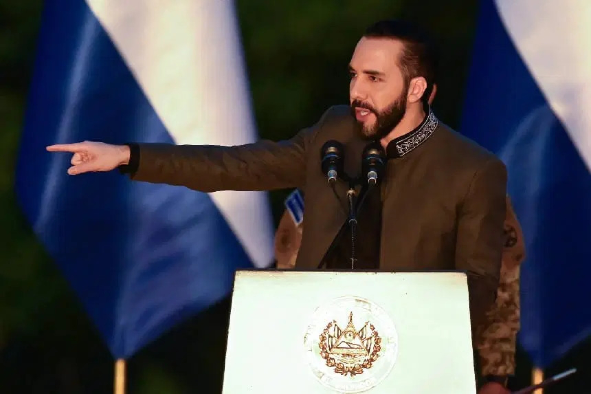 Gobierno de Estados Unidos defiende a Bukele y rechaza llamarlo dictador