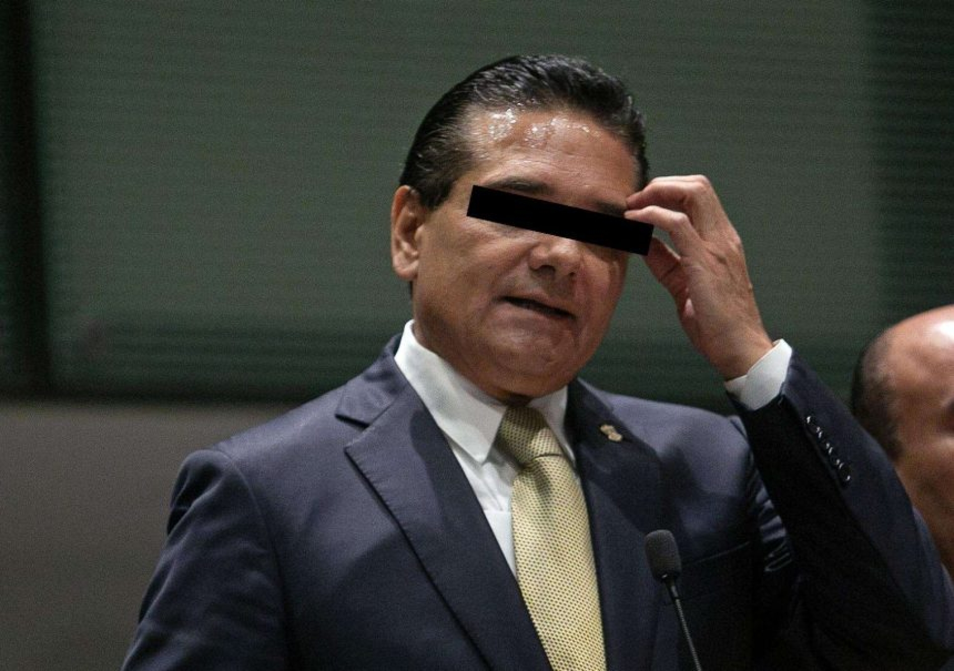 Fiscalía de Michoacán emite orden de aprehensión contra Silvano Aureoles