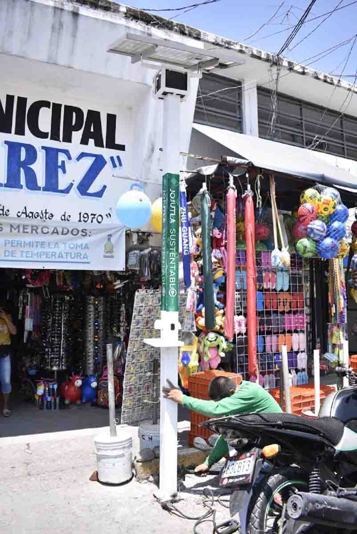Instalan cargadores solares para teléfonos en Jojutla