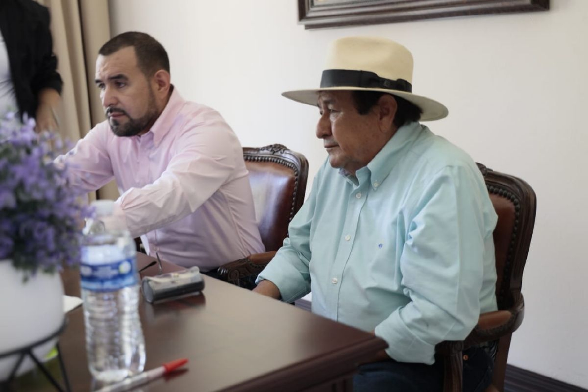 Apadrina alcalde de Yautepec a egresados de CBTA 193