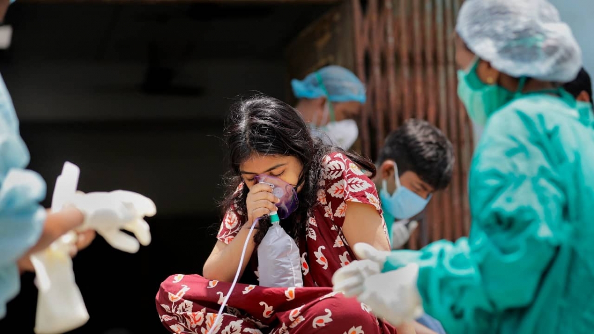 Falta de oxígeno médico agrava el repunte de COVID-19 en India