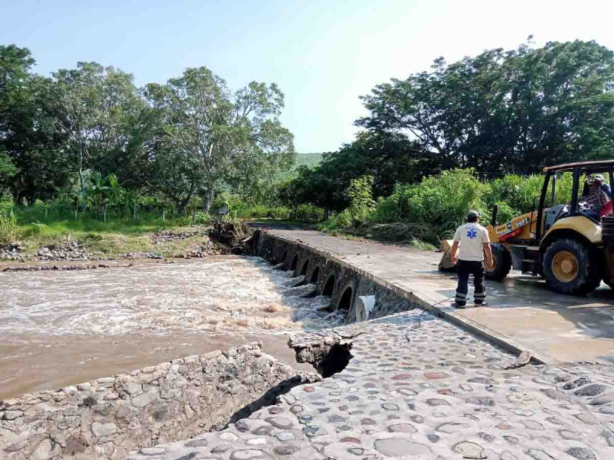 Piden no cruzar el río si hay creciente