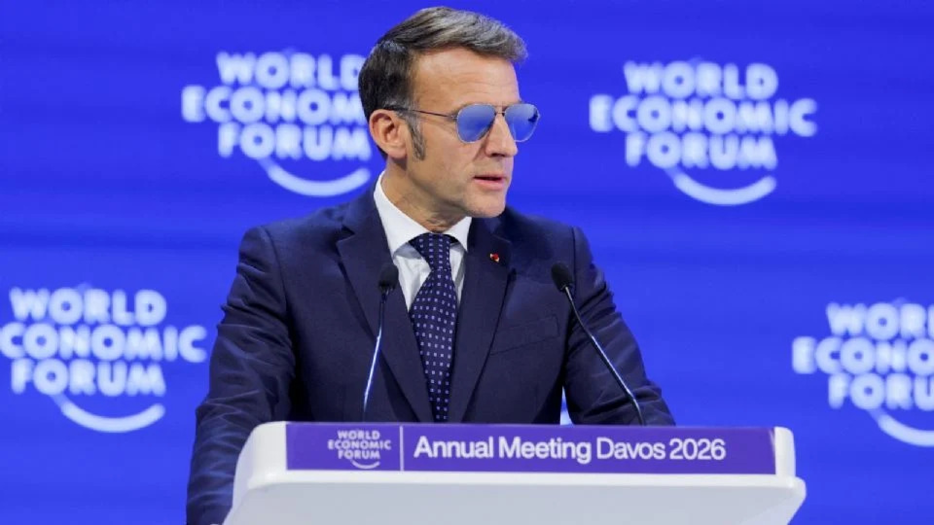 Macron critica amenazas arancelarias de Trump y defiende unidad europea