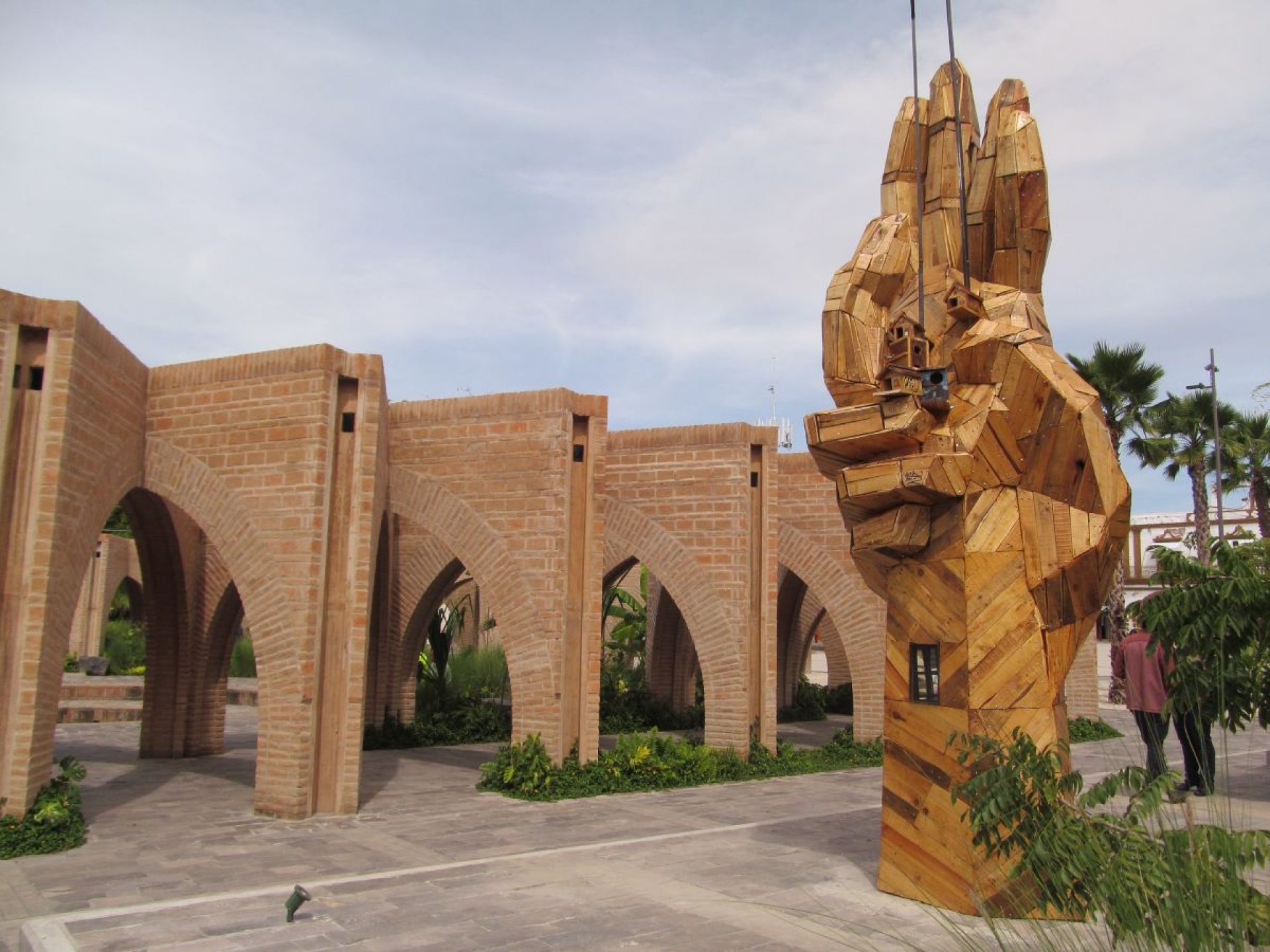 Instalan escultura que destaca solidaridad tras sismo en Jojutla
