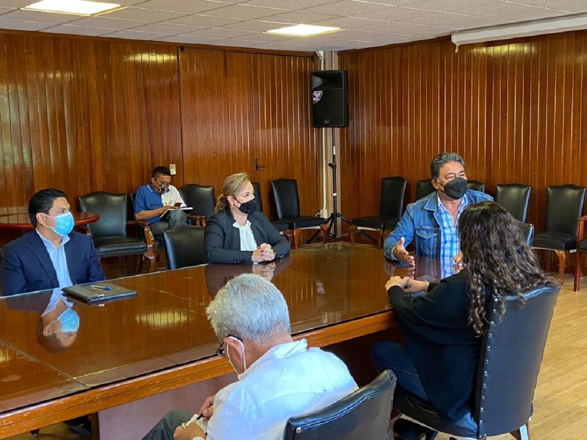 Sostienen contraloría e IEBEM reunión para programar capacitación sobre declaración patrimonial