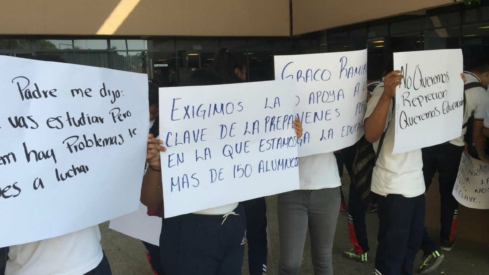 Exigen al IEBEM registro de escuela Preparatoria