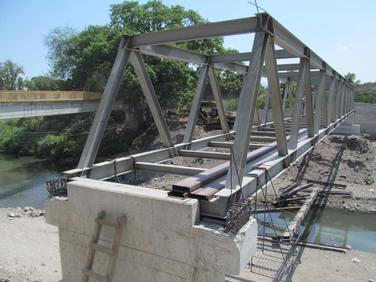 Puente de Panchimalco lleva avance del 80 por ciento