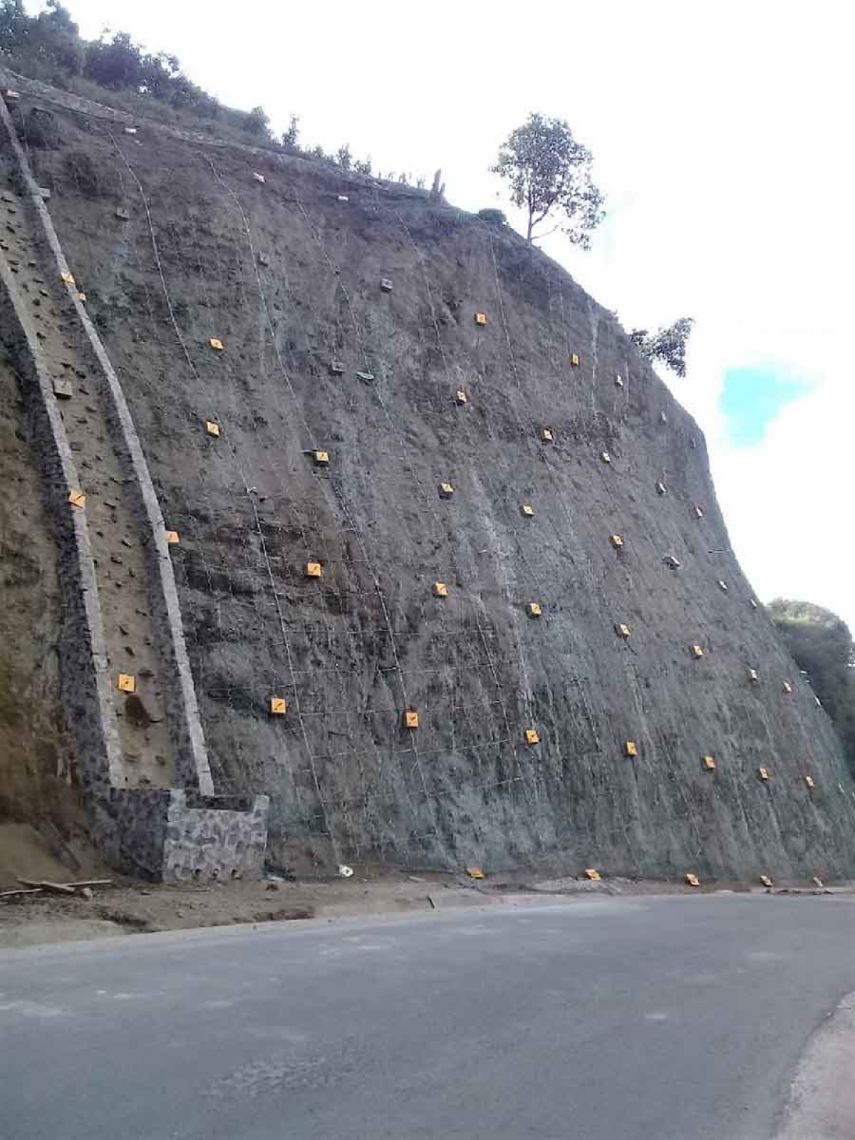 Concluyen trabajos de estabilización en la carretera “La Espada”