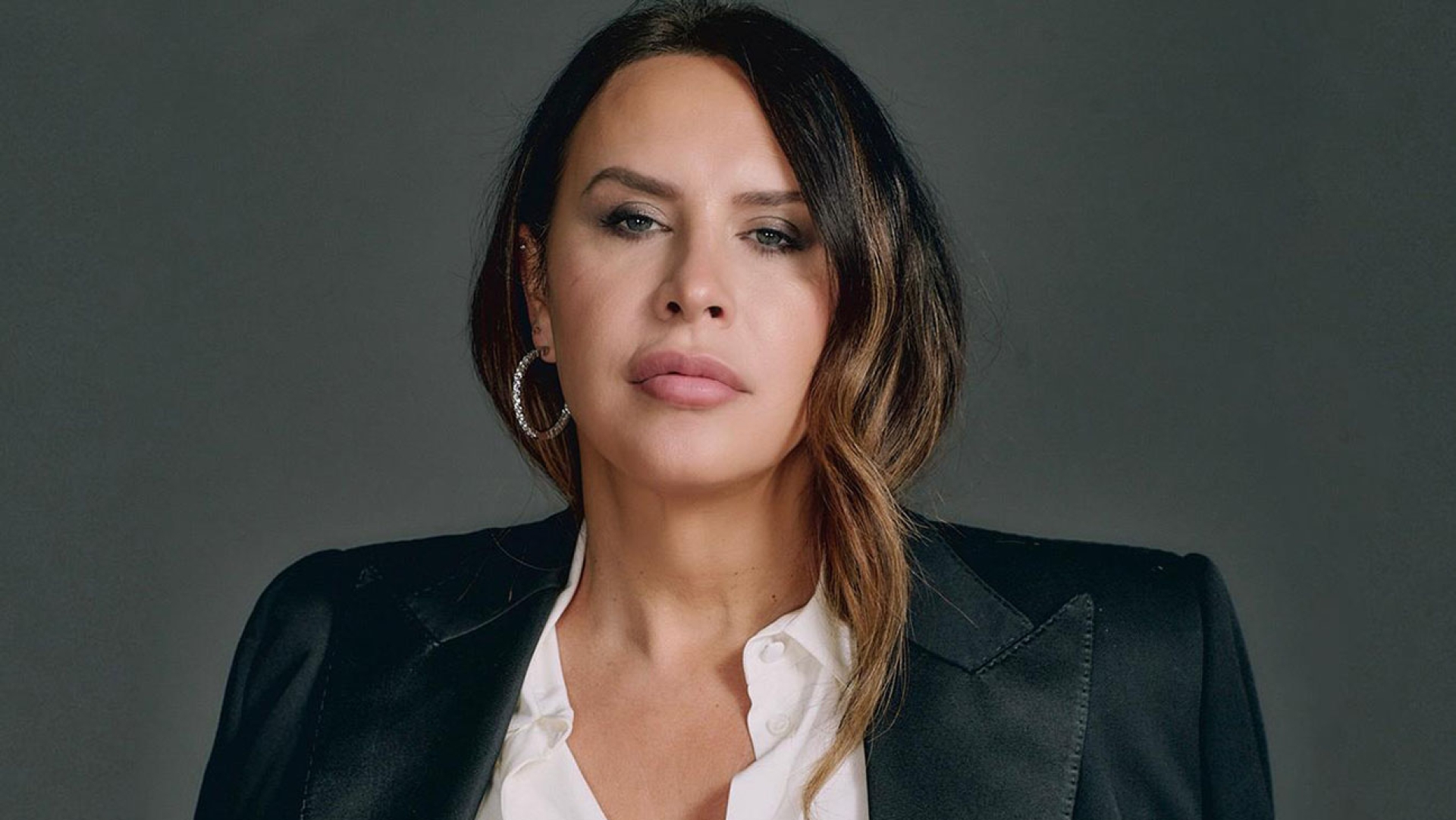 Karla Sofía Gascón se disculpa tras la viralización de polémicos tuits