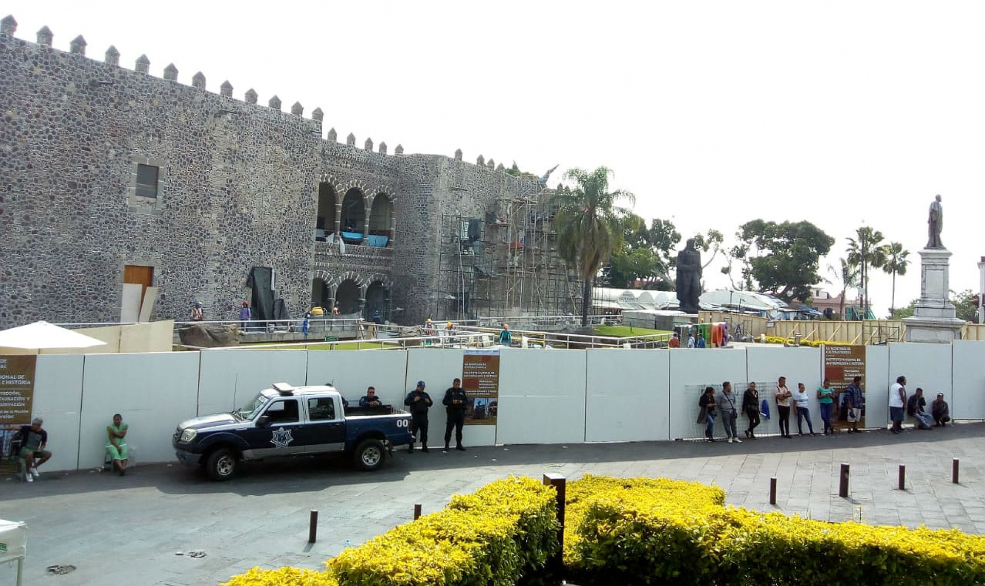 Impiden instalación de comerciantes en la glorieta de Pacheco