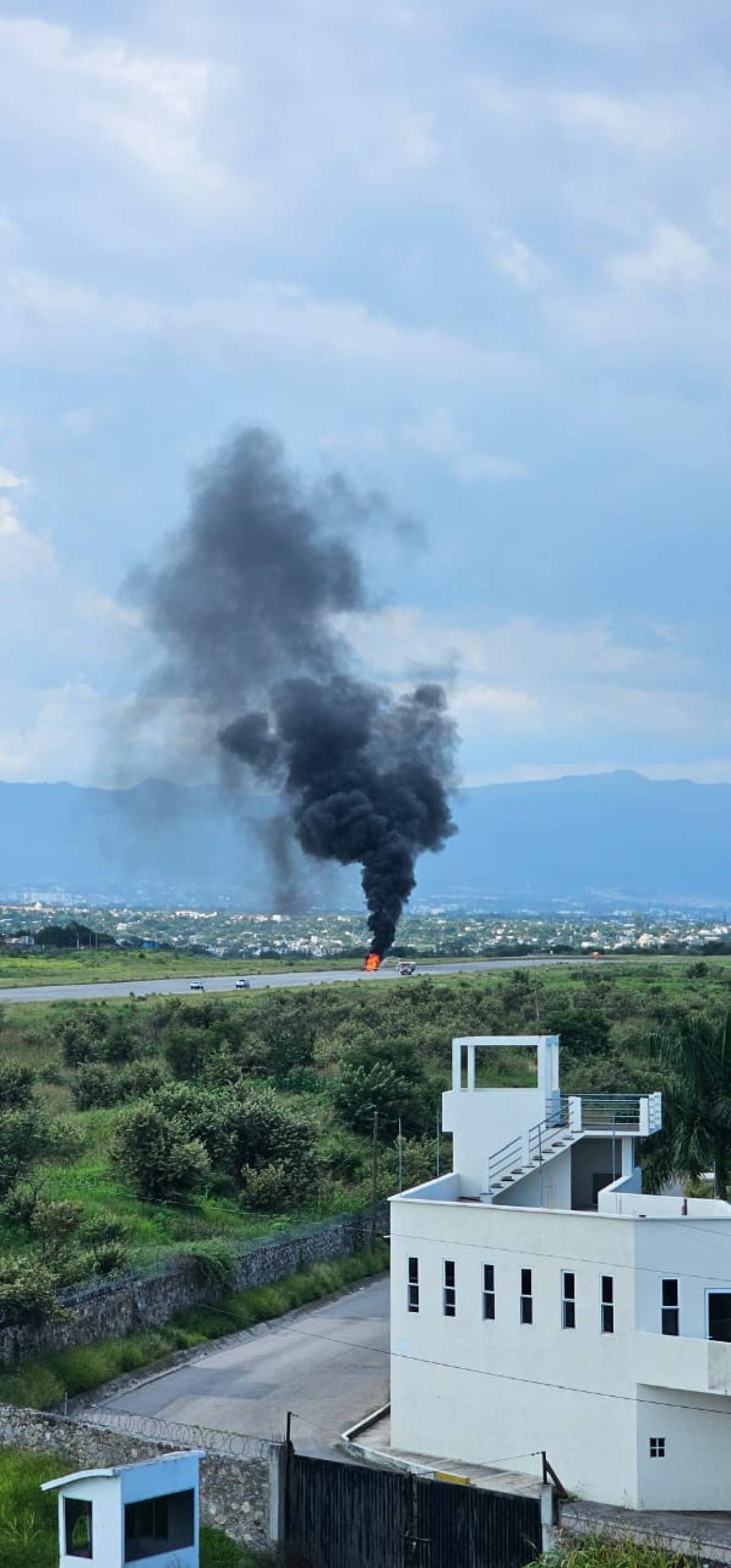 Cae avioneta en el aeropuerto